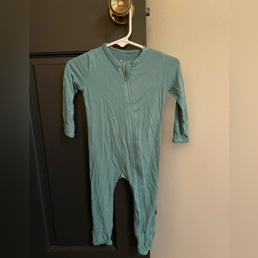 Kyte Baby Romper in steel 6-12 months